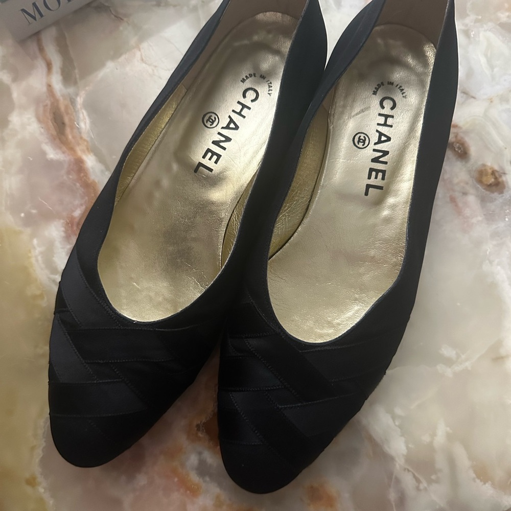 Vintage Chanel ballet flat